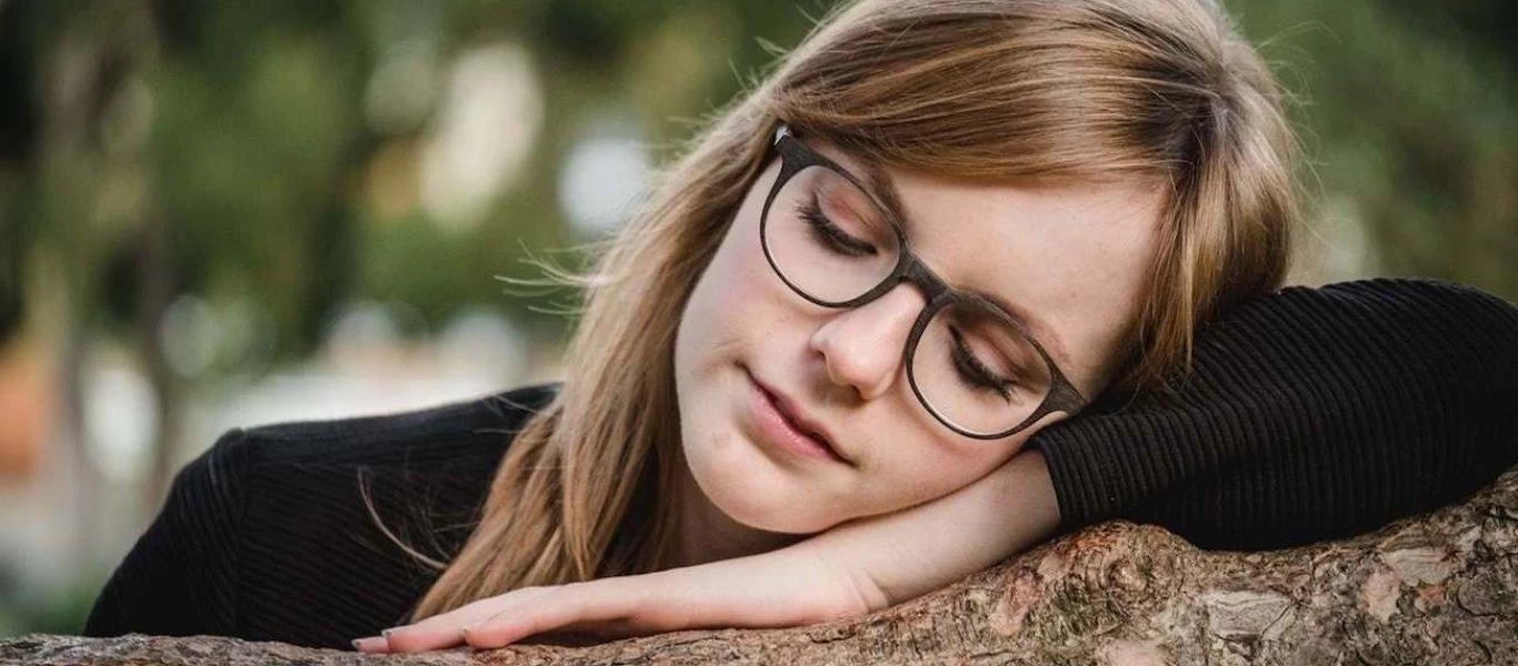 Γιατί δεν πρέπει να κατασκοπεύετε τους εφήβους; - Τι κακό προκαλείτε;